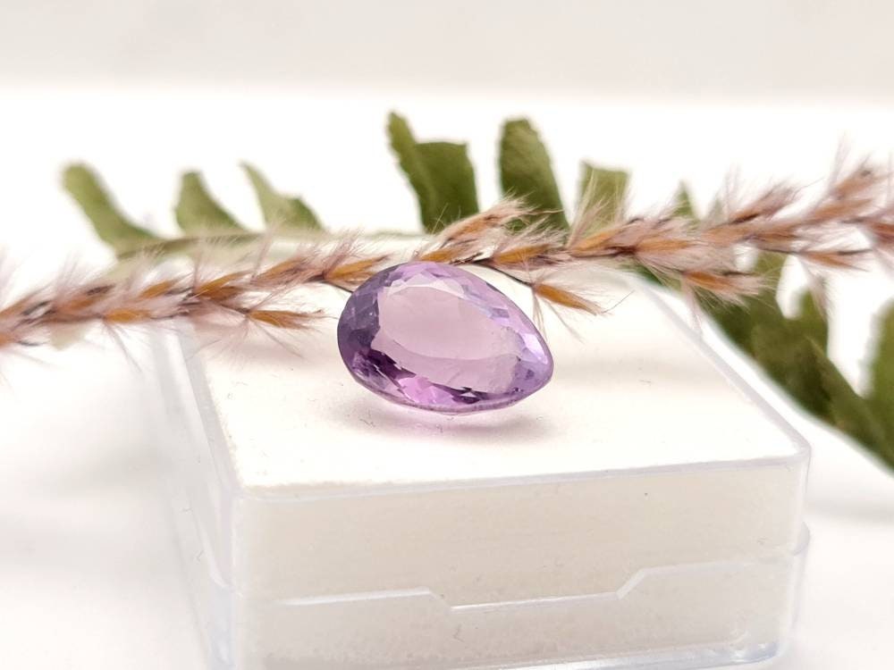 Echter violetter Amethyst Tropfen facettiert lila 13,5x10,4mm 6ct (Nr.980)