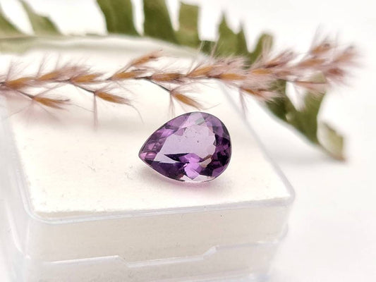 Echter violetter Amethyst Tropfen facettiert lila 12x9,2mm 4,4ct (Nr.981)