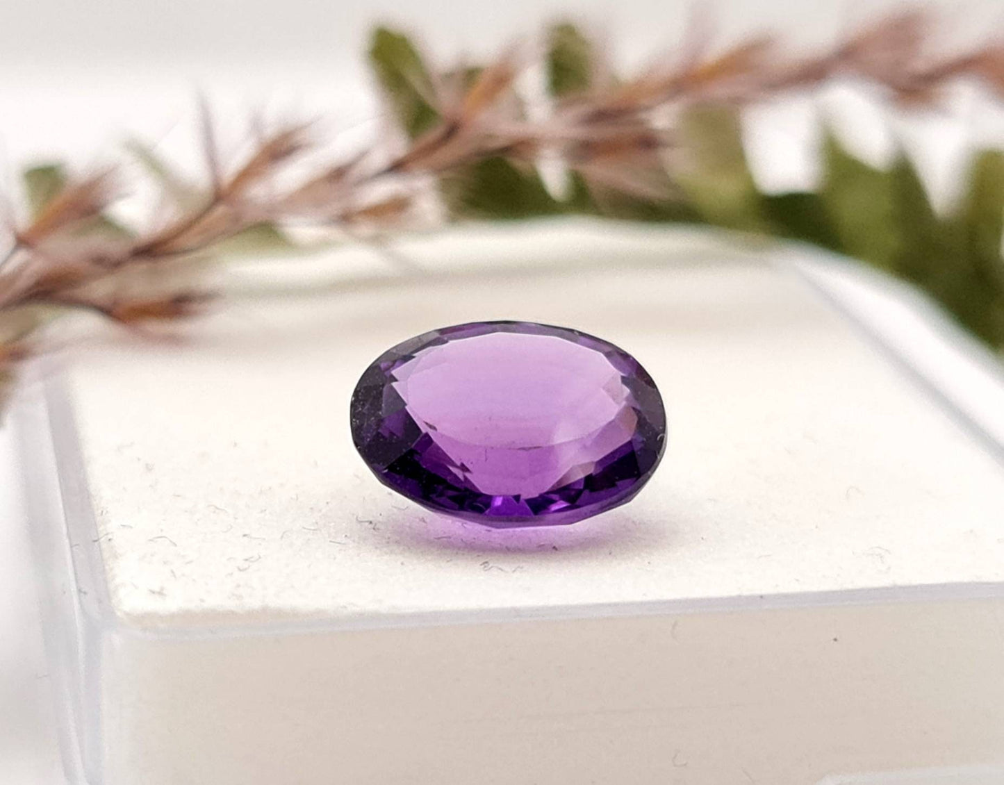 Echter violetter Amethyst oval facettiert lila 11x9,2mm 3,9ct (Nr.994)