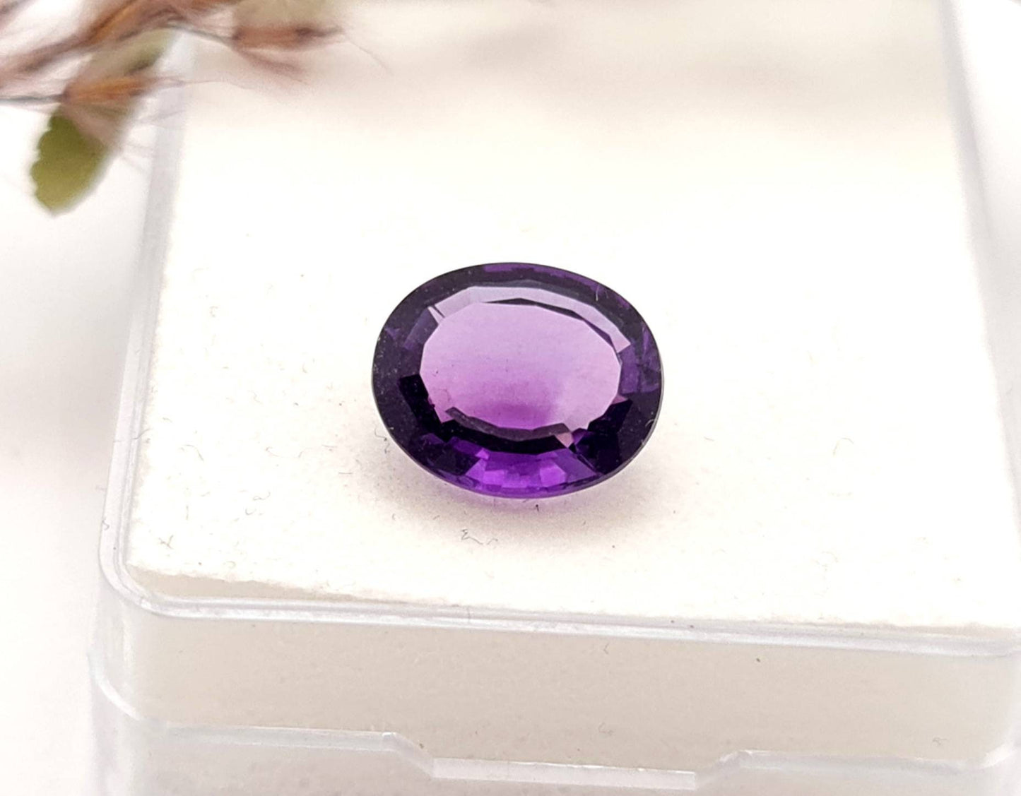 Echter violetter Amethyst oval facettiert lila 11x9,2mm 3,9ct (Nr.994)