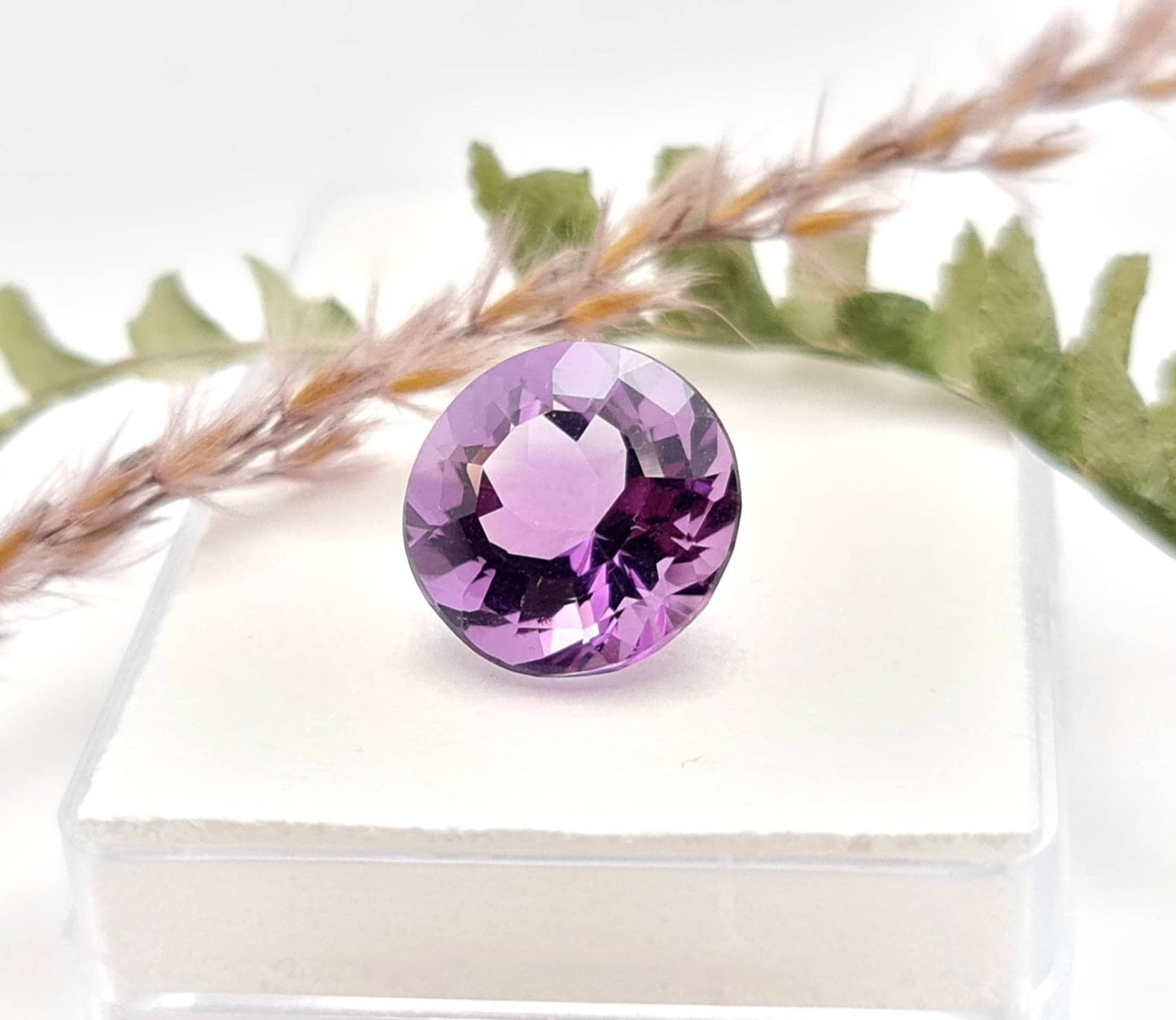 Echter violetter Amethyst rund facettiert lila 13,1mm 7,6ct (Nr.998)