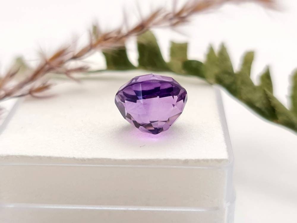 Echter violetter Amethyst rund facettiert lila 11mm 6ct (Nr.999)