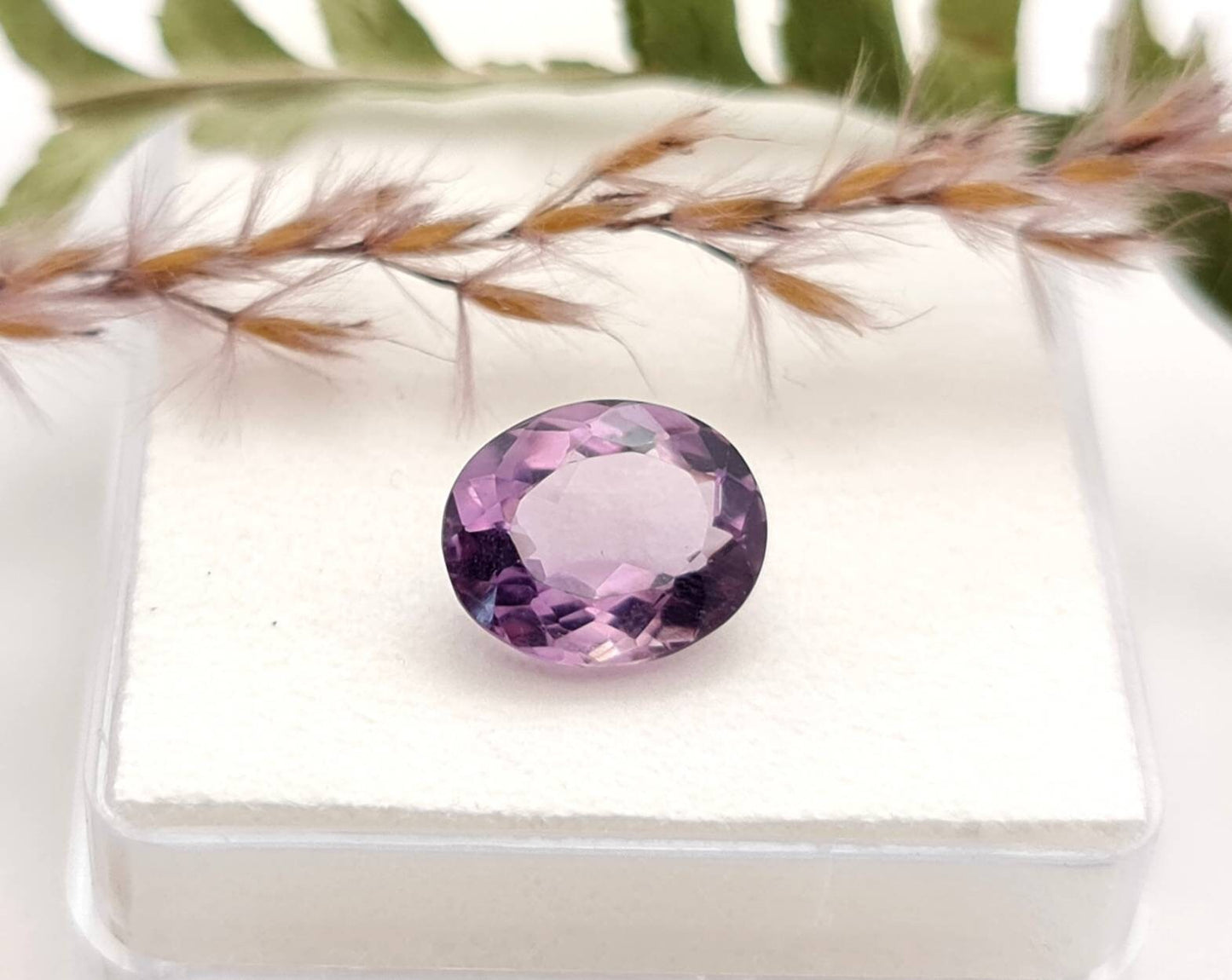 Echter violetter Amethyst oval facettiert lila 11,1x9,1mm 3,5ct (Nr.1002)