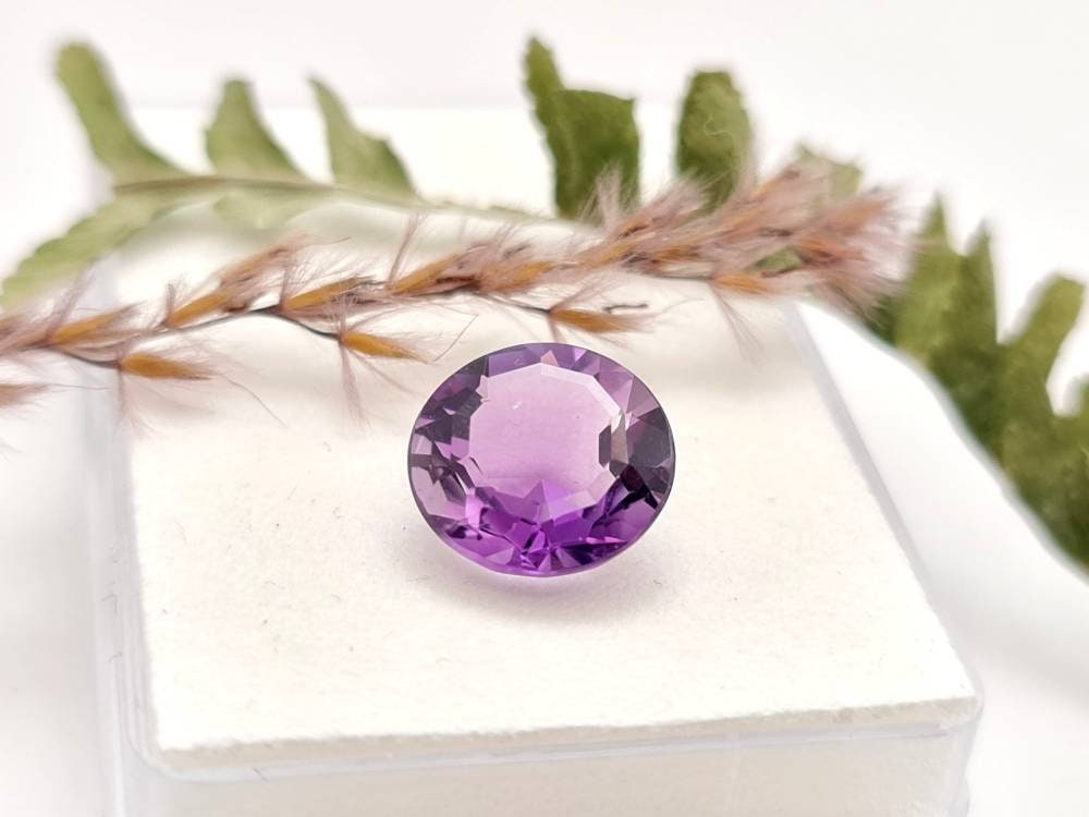 Echter violetter Amethyst rund facettiert lila 11,6mm 4,8ct (Nr.1011)