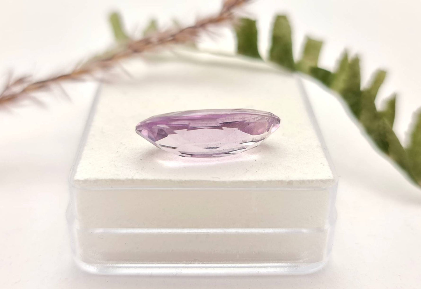 Echter facettierter Amethyst lila violett oval 20x9,8mm 7,36ct (Nr.1019)