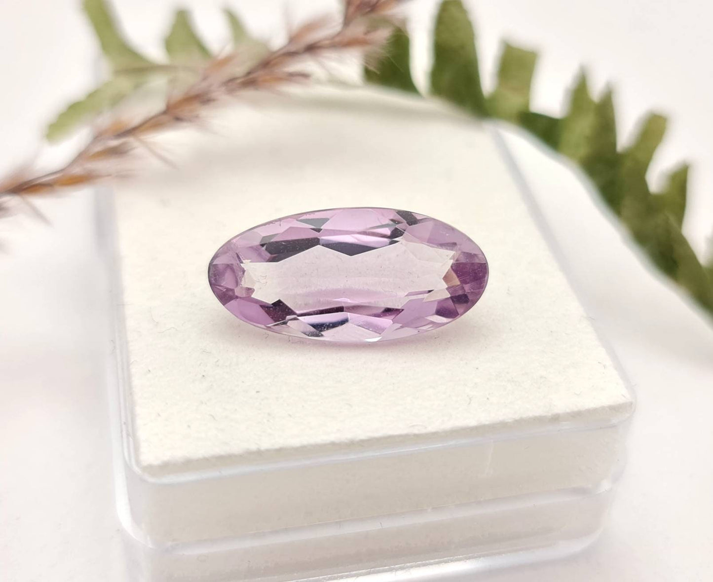 Echter facettierter Amethyst lila violett oval 20x9,8mm 7,36ct (Nr.1019)