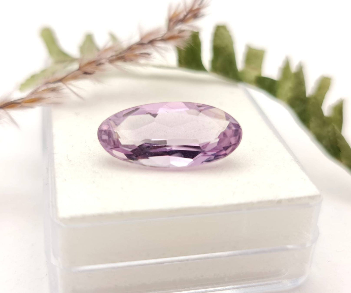 Echter facettierter Amethyst lila violett oval 20x9,8mm 7,36ct (Nr.1019)