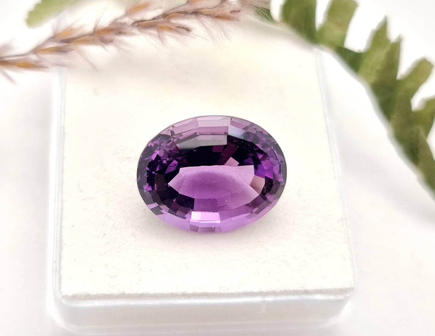 Echter facettierter Amethyst lila violett oval 17,3x14mm 12,62ct (Nr.1020)