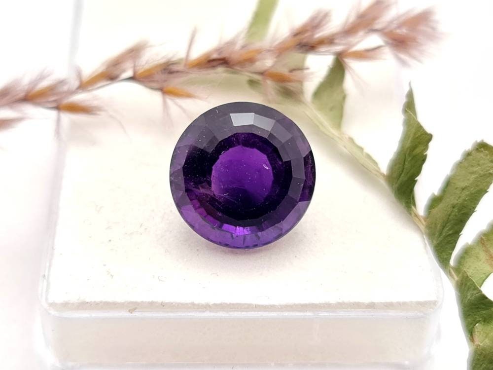 Echter facettierter Amethyst lila violett rund 13,2mm 9,14ct (Nr.1029)