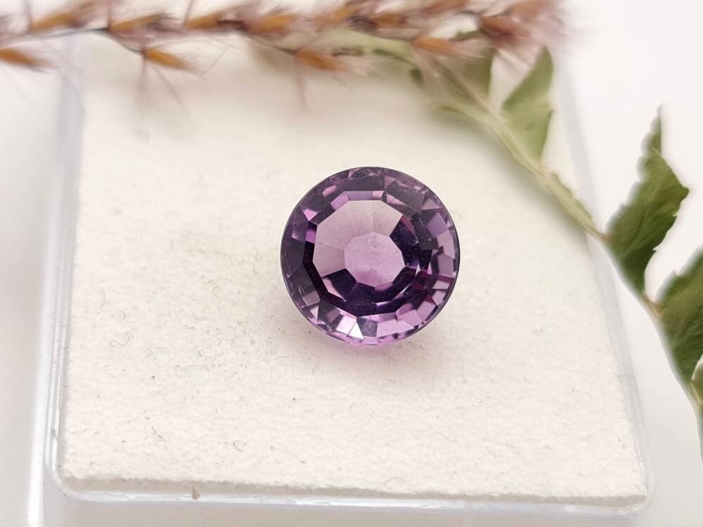 Echter facettierter Amethyst lila violett 10,8mm 4,8ct (Nr.1033)