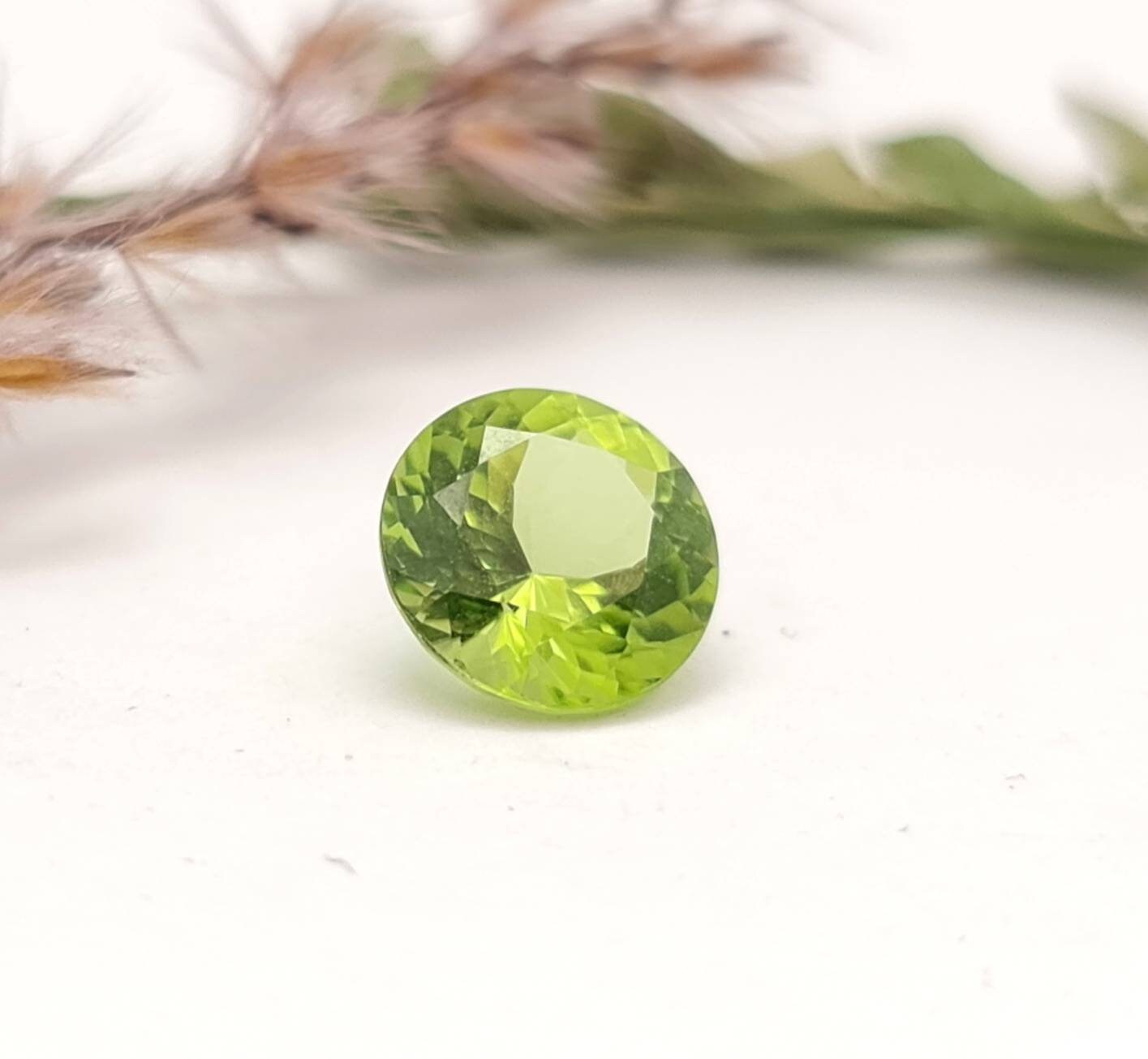 Echter grüner Peridot facettiert rund 8mm (Nr.1066)