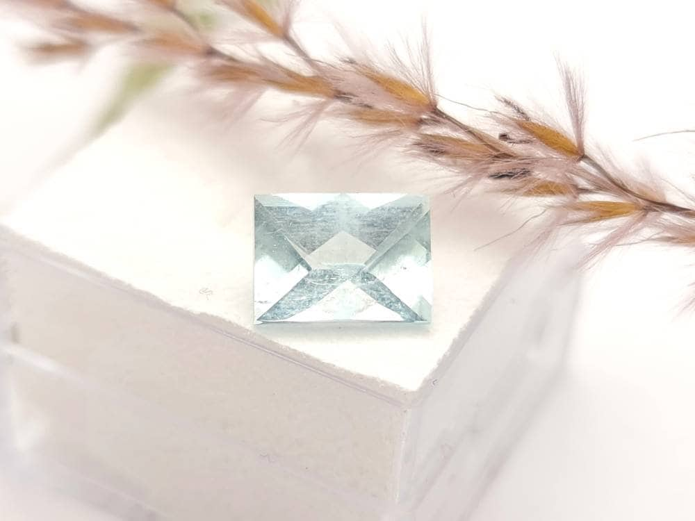 Echter facettierter Aquamarin rechteck blau 9,2x6,8mm 1,9ct (Nr.1087)