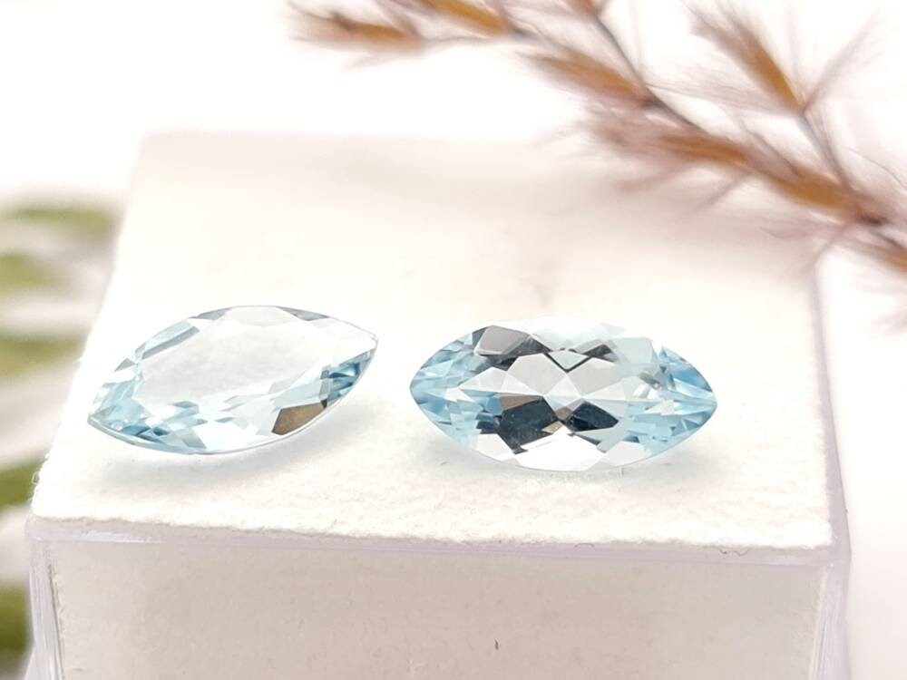 Echte facettierte Aquamarine navette blau Paar 10,2x5mm 1,53ct (Nr.1092)