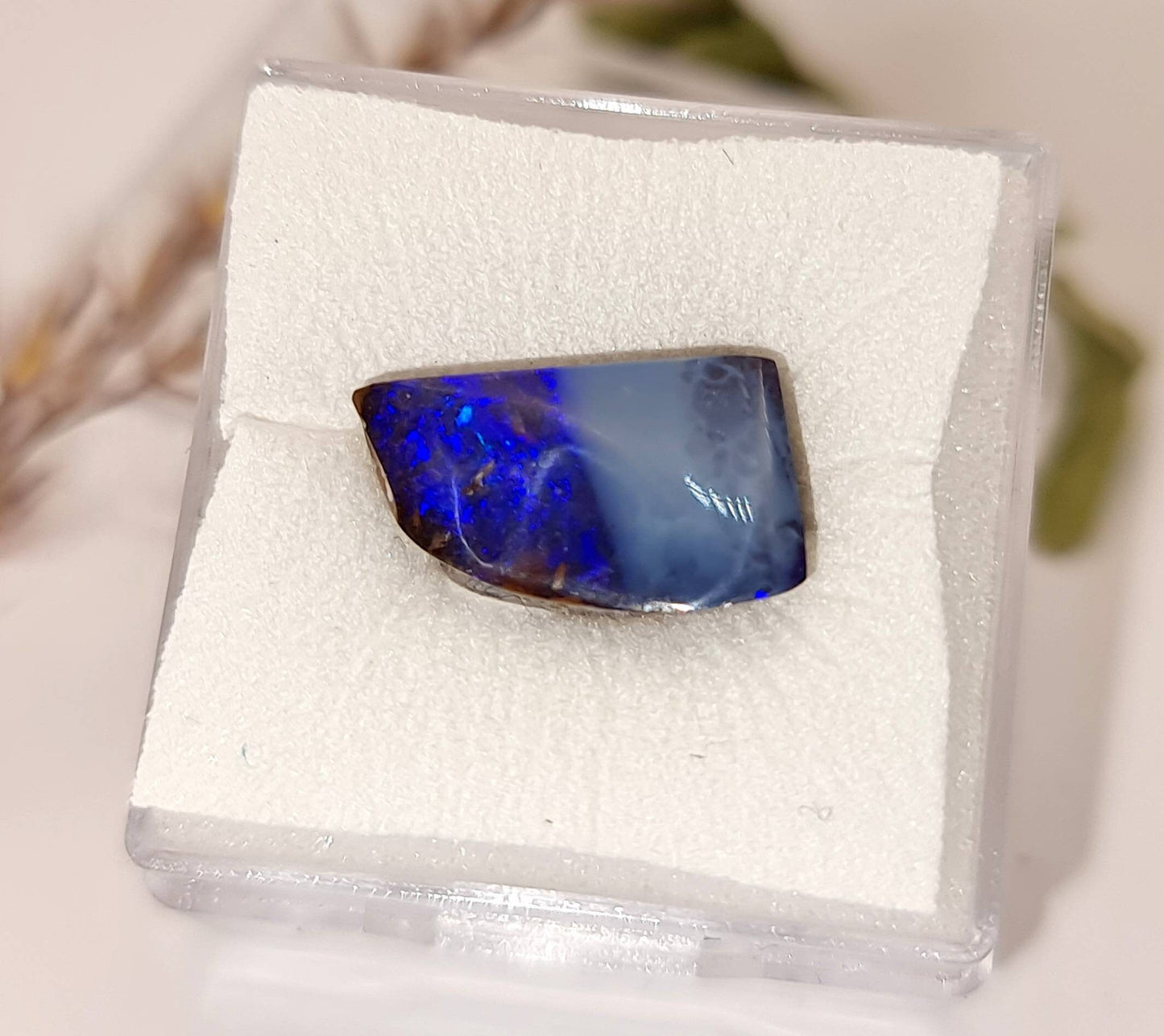 Boulderopal aus Australien, blau, grau, braun (Rückseite) 13x8,1mm  5,4ct (Nr.1121)