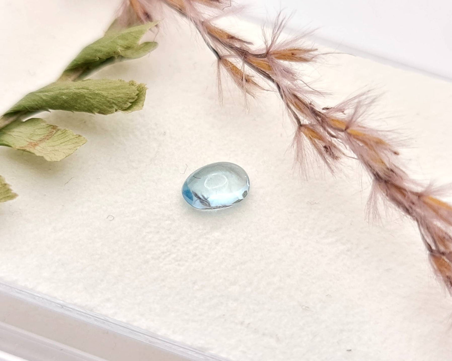 Echter blauer Aquamarin Cabochon oval 1Stück 6x4mm (Nr.1139)