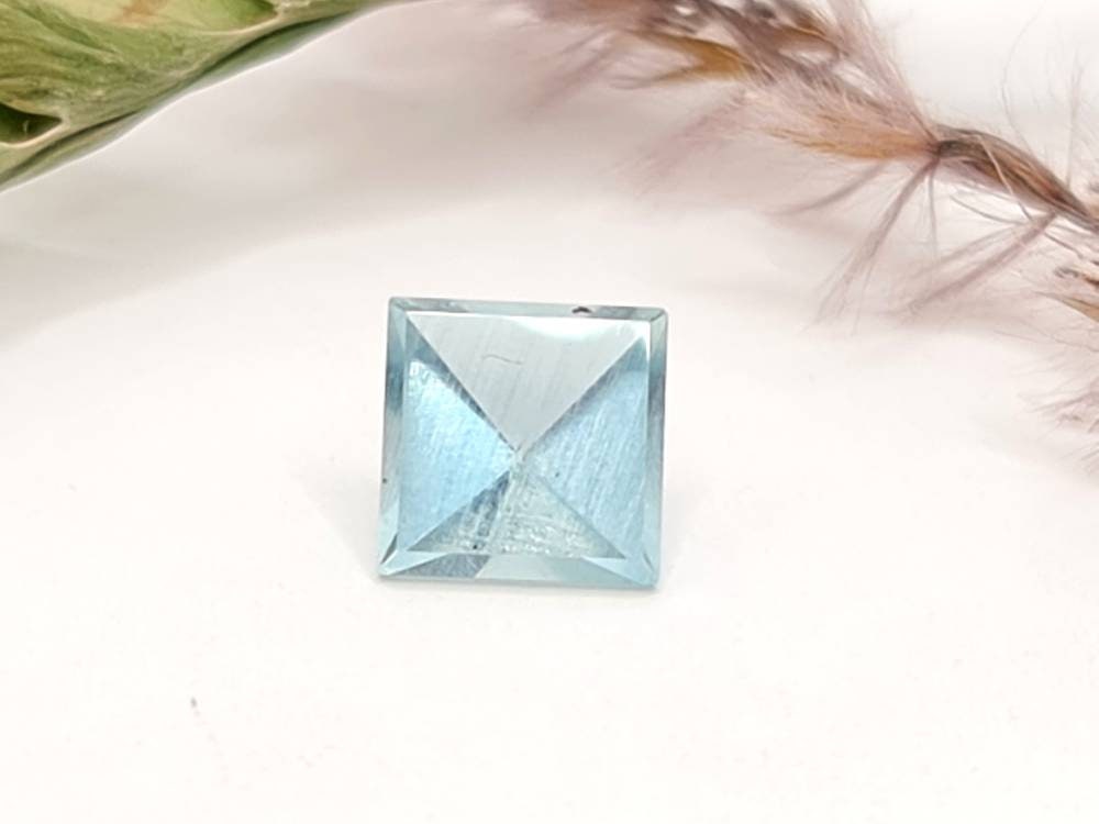 Echter quadratischer Aquamarine Spiegelschliff facettiert, feines Blau 6,5mm 1,12ct (Nr.1159)