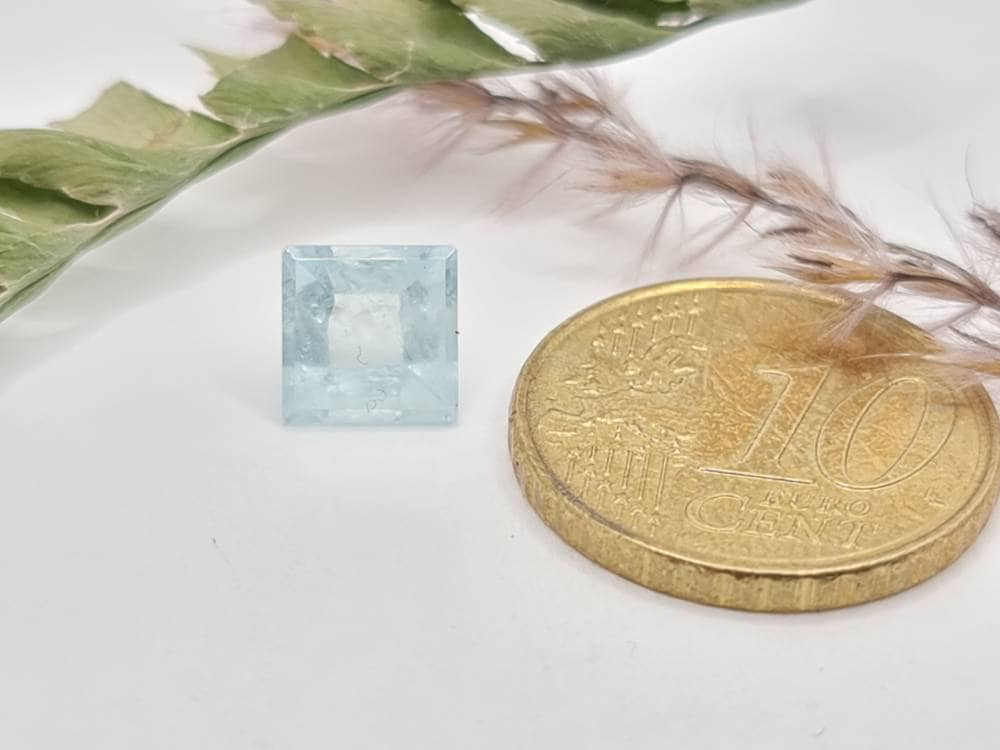 Echter facettierter Aquamarin quadratisch Spiegelschliff, schönes Blau 7mm 1,85ct (Nr.1160)