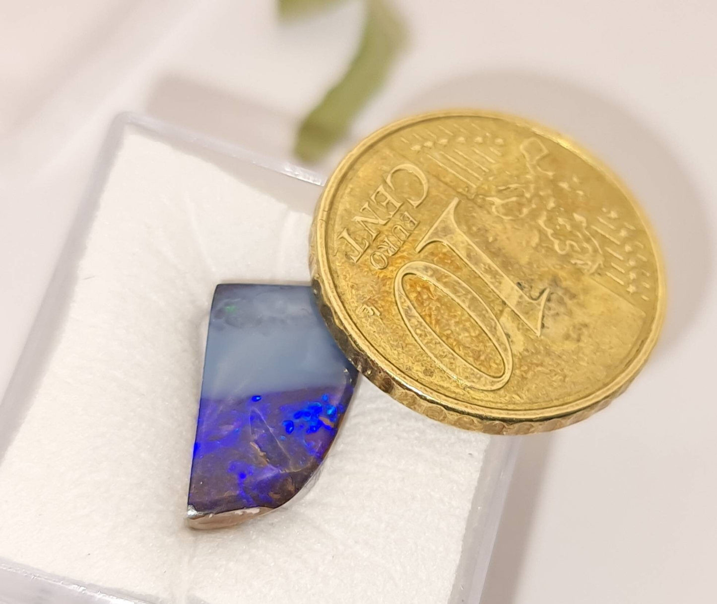 Boulderopal aus Australien, blau, grau, braun (Rückseite) 13x8,1mm  5,4ct (Nr.1121)