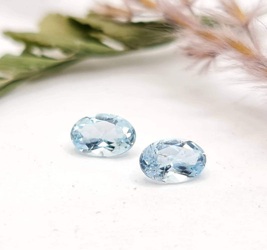 Ein Paar Aquamarine oval facettiert, feines Blau 6x4mm 0,78ct (Nr.1157)