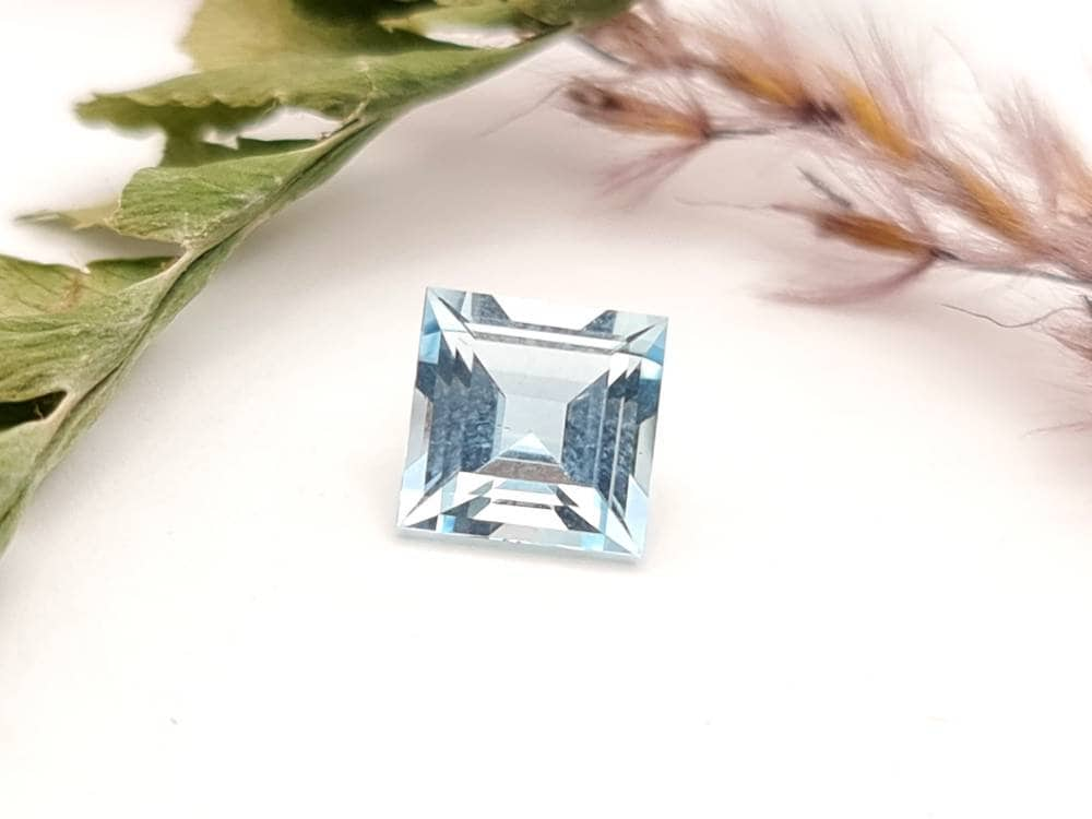 Echter blauer Aquamarin, facettierter Treppenschliff quadratisch 6,5mm ca 1,4ct (Nr.1163) Preis gilt pro Stück!