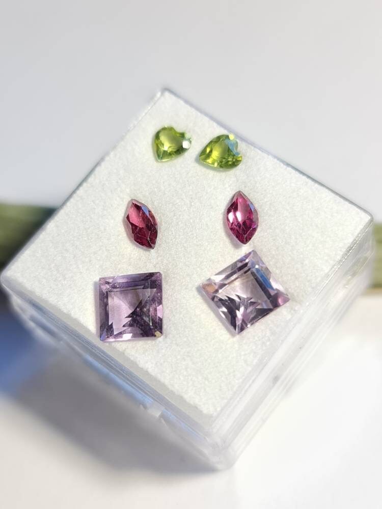 Frühlingsbox 20230021 Peridotherzchen, Granat, Amethyst , Edelsteinbox, Edelsteinmix