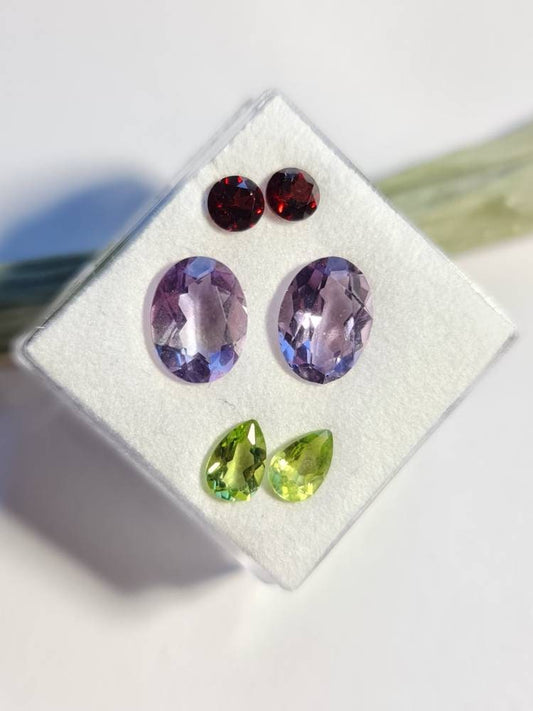 Frühlingsbox 20230022 Peridot, Granat, Amethyst , Edelsteinbox, Edelsteinmix